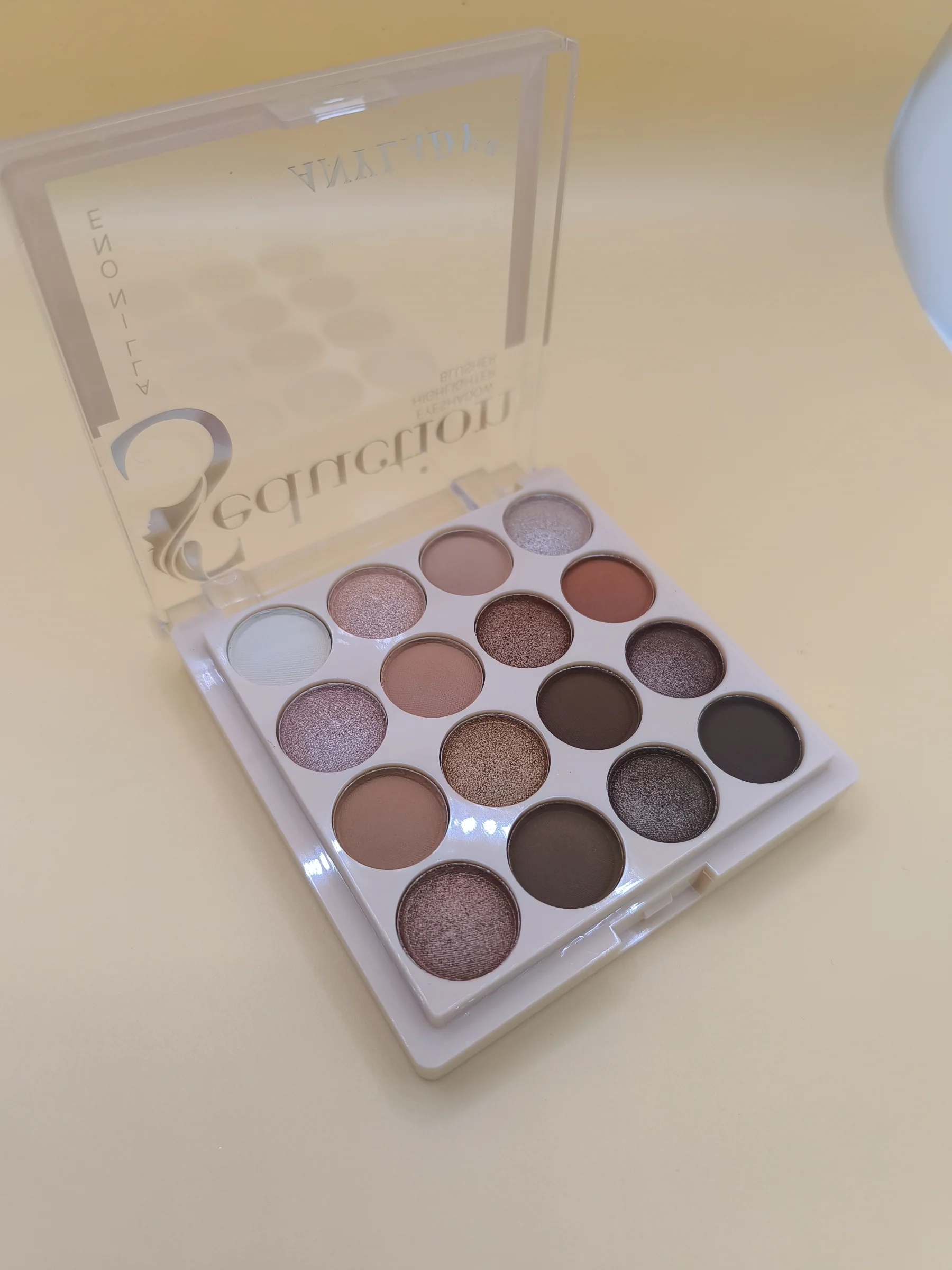 ANYLADY  All in One Makeup Palette - Image 5