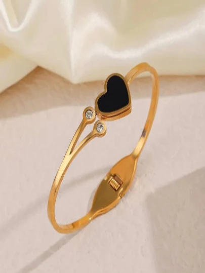 Golden Love Black Stone Heart Bracelet - Image 3