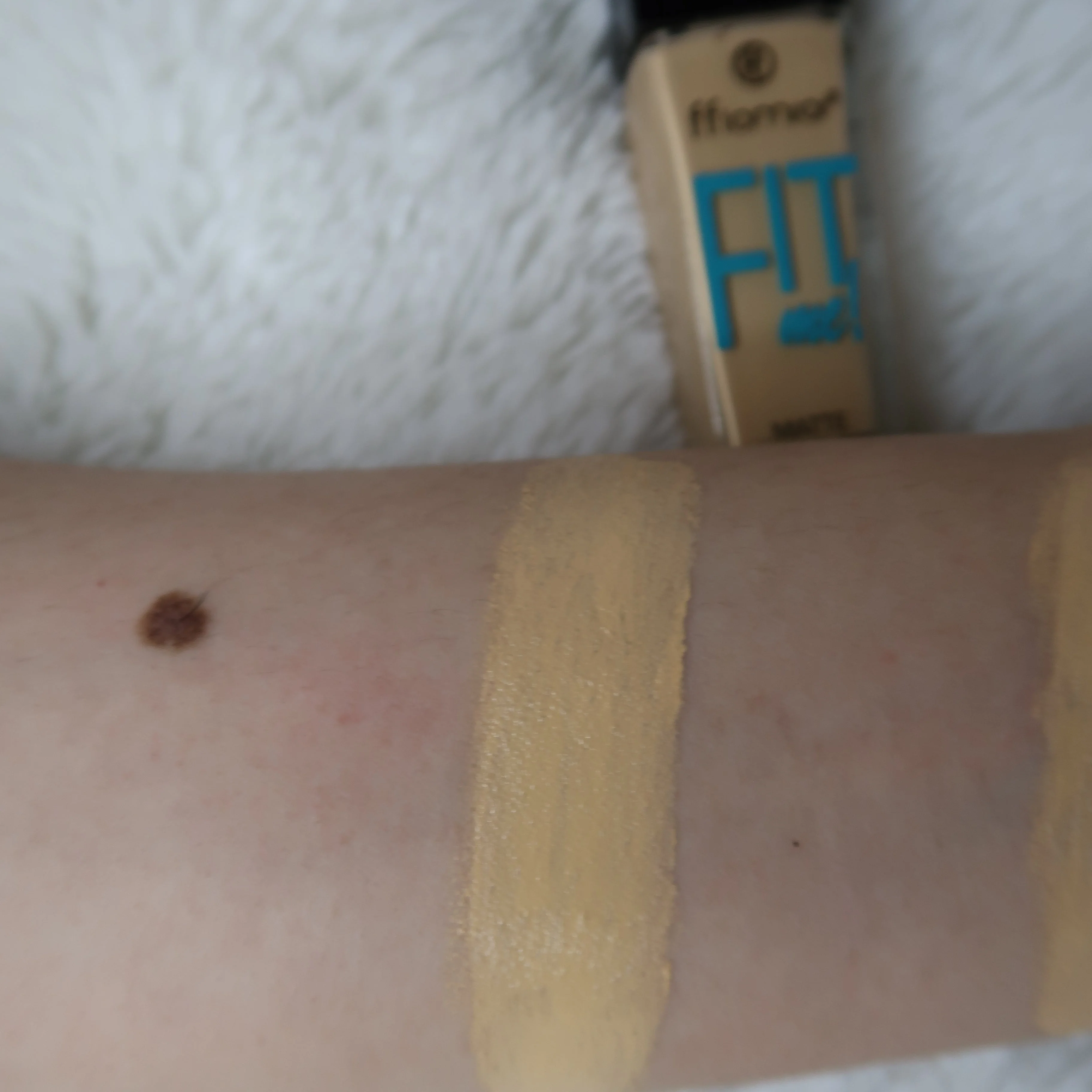 Fit Me Matte & Poreless Liquid Foundation - Image 4
