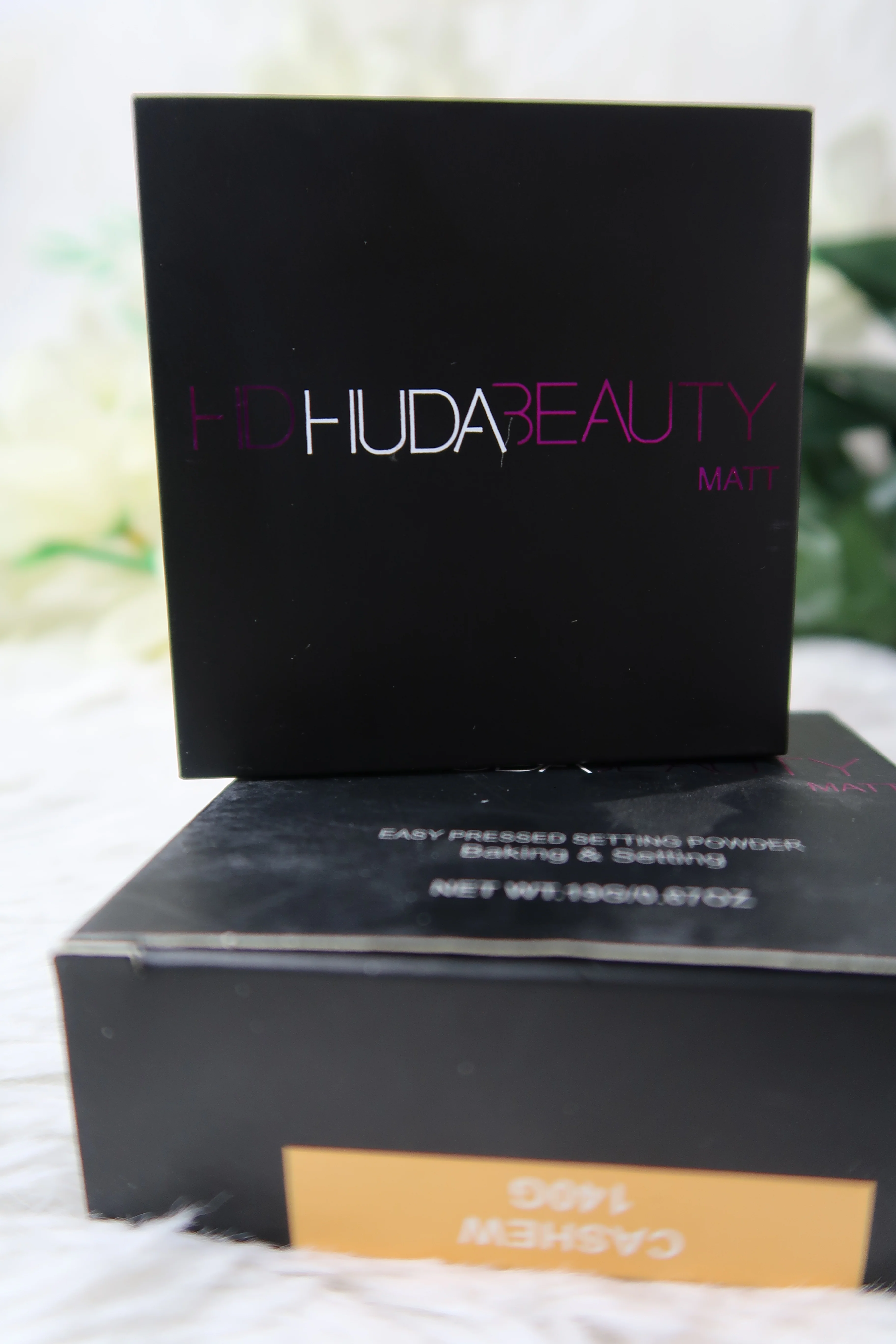 HUDA BEAUTY Easy pressed Baking & Setting Powder 2 in 1 - Image 4