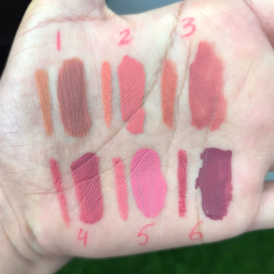 Hudamoji Ultra Matte Finish Lip Gloss And Lip Liner Lip Contour 2 in 1 - Image 4