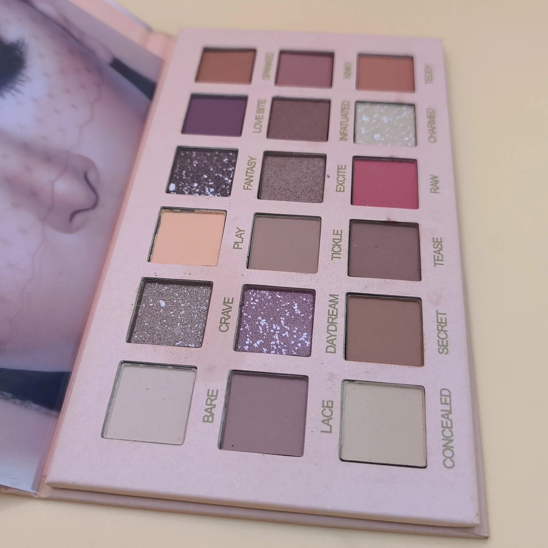 Nude New Eyeshadow Palette - Image 3