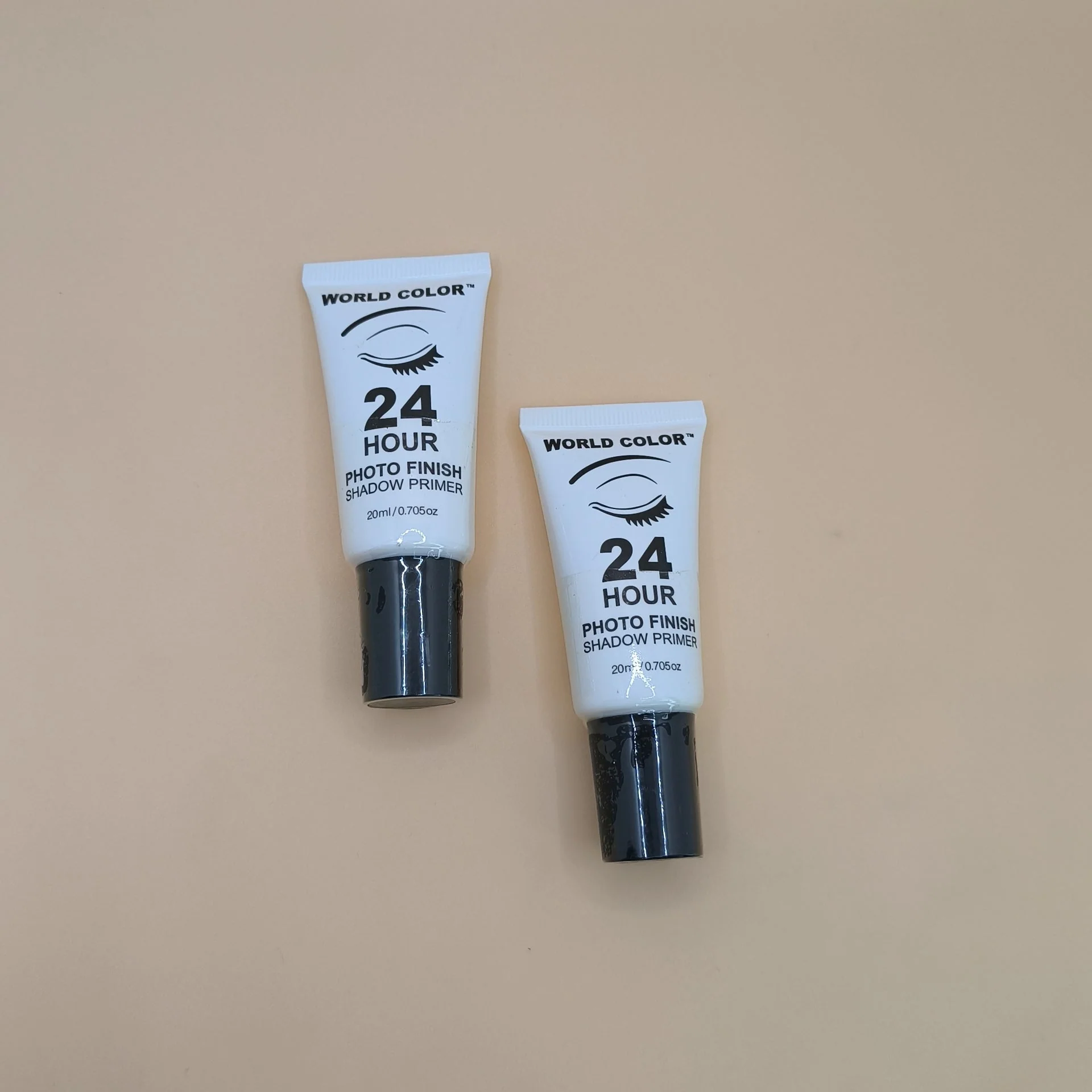 World Color 24 Hour Photo Finish Eyeshadow Primer - Image 3