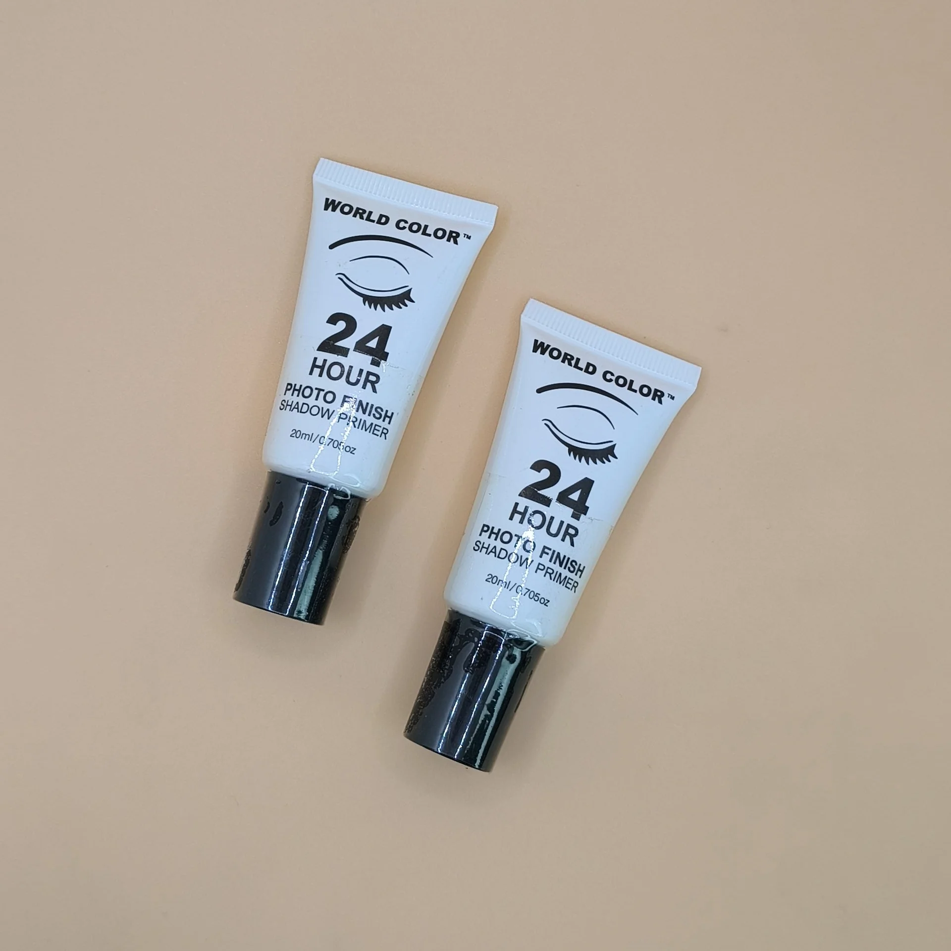 World Color 24 Hour Photo Finish Eyeshadow Primer - Image 4